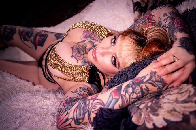 Amanda Valentine 📸  Jessica Saint hair &amp; makeup https://t.co/M5pizvtWNQ<a href="/tag/mvsales"class="tags"><span>#mvsales</span></a>