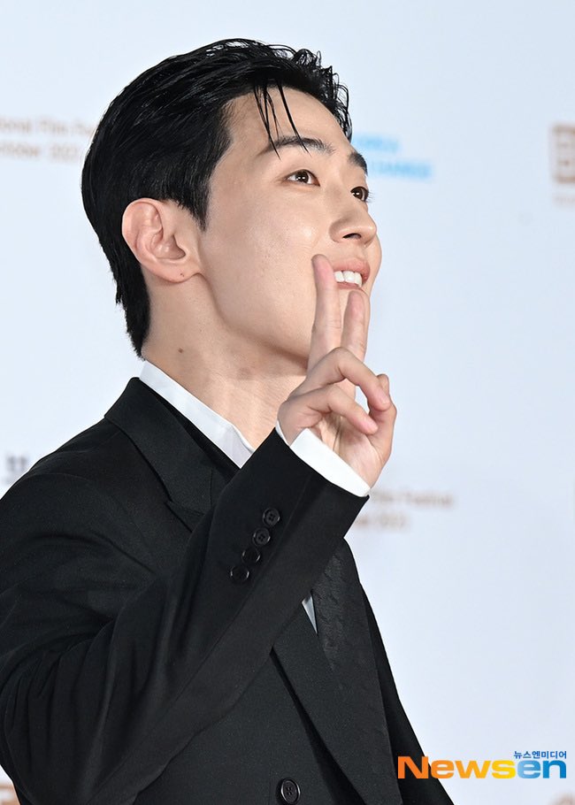 [PRESS] 231004 GRAY On Red Carpet 
At BUSAN International Film Festival 2023 
#그레이 #GRAY #AOMG 
#발레리나
#부산국제영화제 
#BIFF2023