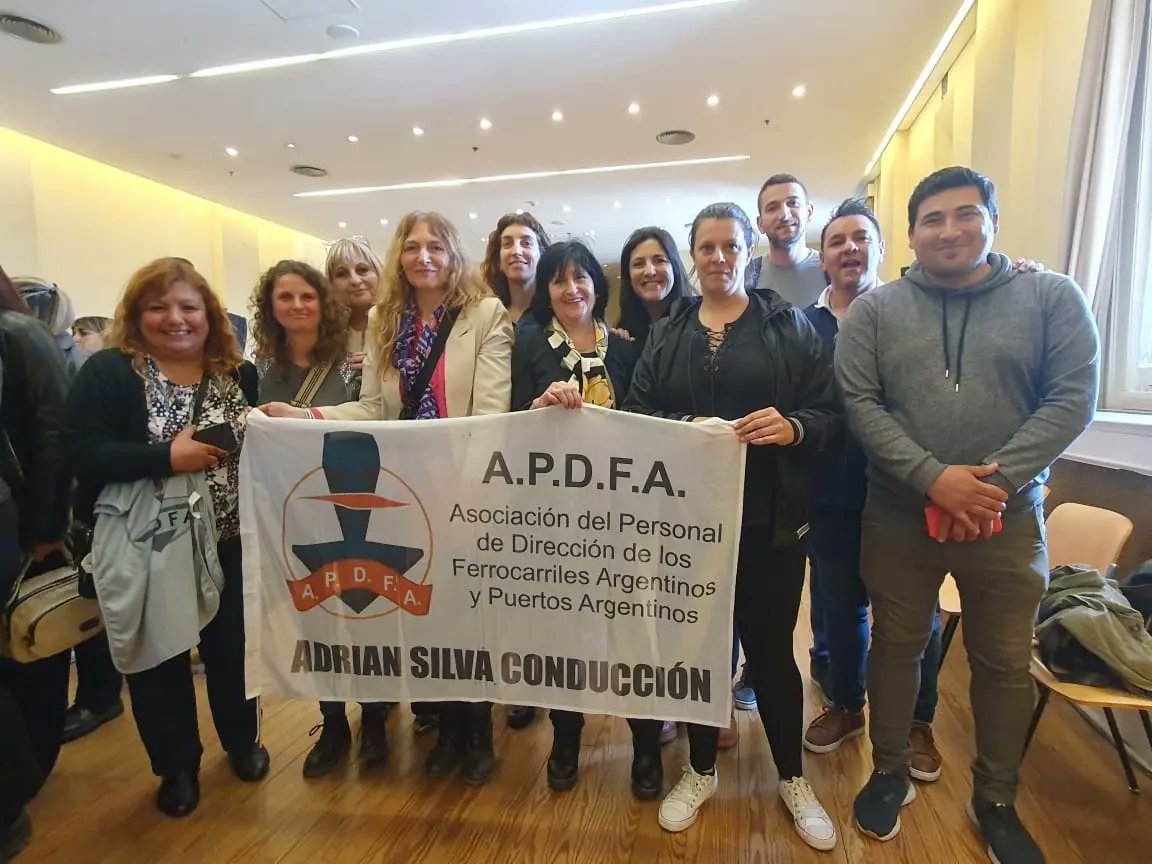 JApdfa's tweet photo. #CABA 📌

Ayer, participamos del encuentro "Nosotras movemos el mundo del transporte" un espacio donde pudimos, charlar, escucharnos y pensar propuestas para nuestro transporte argentino 🚆🚢🇦🇷

#AdrianSilvaConduccion https://t.co/cpcQQwehIw