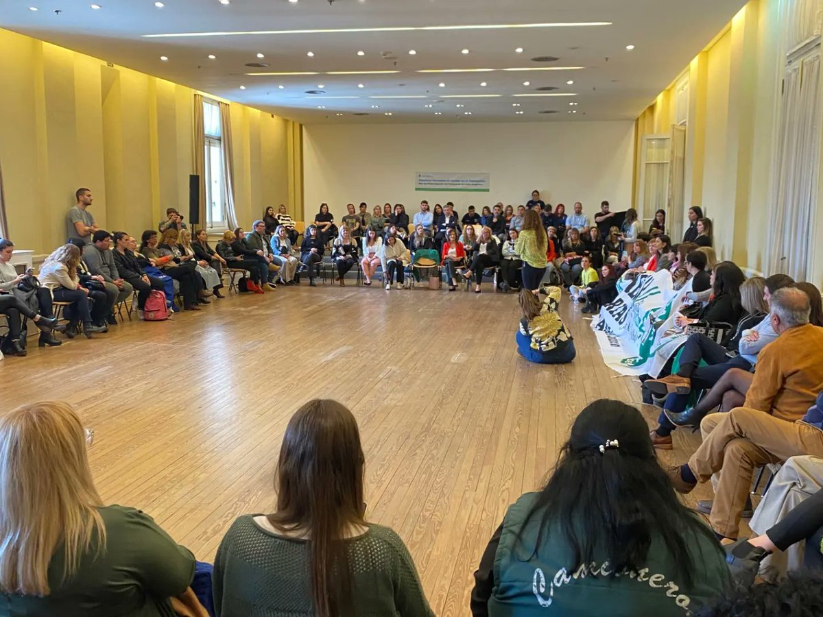 JApdfa's tweet photo. #CABA 📌

Ayer, participamos del encuentro "Nosotras movemos el mundo del transporte" un espacio donde pudimos, charlar, escucharnos y pensar propuestas para nuestro transporte argentino 🚆🚢🇦🇷

#AdrianSilvaConduccion https://t.co/cpcQQwehIw