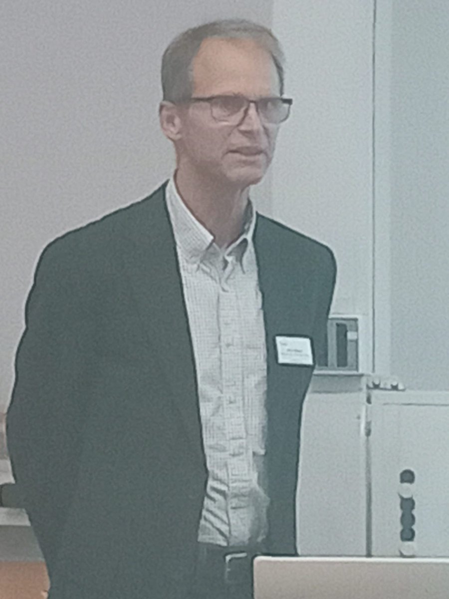 EuroSDR's tweet photo. Mats Nilsson, National Forest Data Lab.  National forest maps derived using remote sensing data.  Very important in Sweden where forest makes up 70% of land cover. 

#BOD143 #Lantmäteriet #Gävle #CountryDay #GeoScience #GeoData #RemoteSensing #LiDAR https://t.co/gpNo3gdI2v