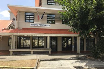 la1ere's tweet photo. La délibération reconnaissant la langue créole comme langue officielle de la Martinique ne sera finalement pas suspendue.  La justice a rejeté le recours du préfet 
💻📱https://t.co/4Z4Hx4ul7I https://t.co/OE4O1EFIfA