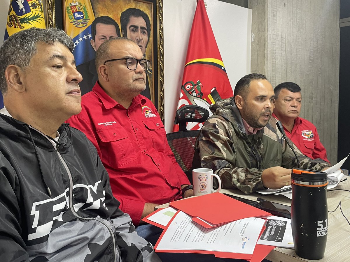 EdisonB25's tweet photo. Hoy #4Oct realicé la Video Conferencia con mis hermanos (as) del sector @multimodal_ve; con el objetivo de organizar las Asambleas Tricolor para concientizar, movilizar y fijar posición desde nuestro Movimiento para defender el Esequibo.
¡El Sol de Venezuela nace en el esequibo! https://t.co/excLFQui2f