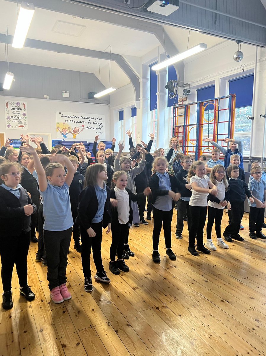 Pengeulanpri's tweet photo. Thanks to @ndeducation for delivering First Aid and Sign Language to our Pengeulan pupils today ! Both very important skills to have ! https://t.co/R1K5bvhWyI