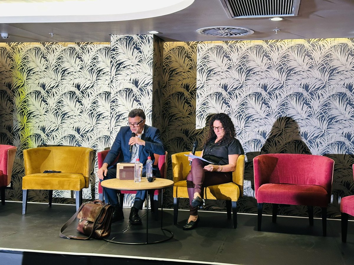 DataxisEvents's tweet image. Let’s hear about the evolution of linear channels in the pay TV offer from Michael Dearham, Senior Consultant: Media from Startimes SA 

Happening at Nextv Series Africa 2023.

#nextvseriesafrica #paytv #linearchannels #multiscreen #startimes