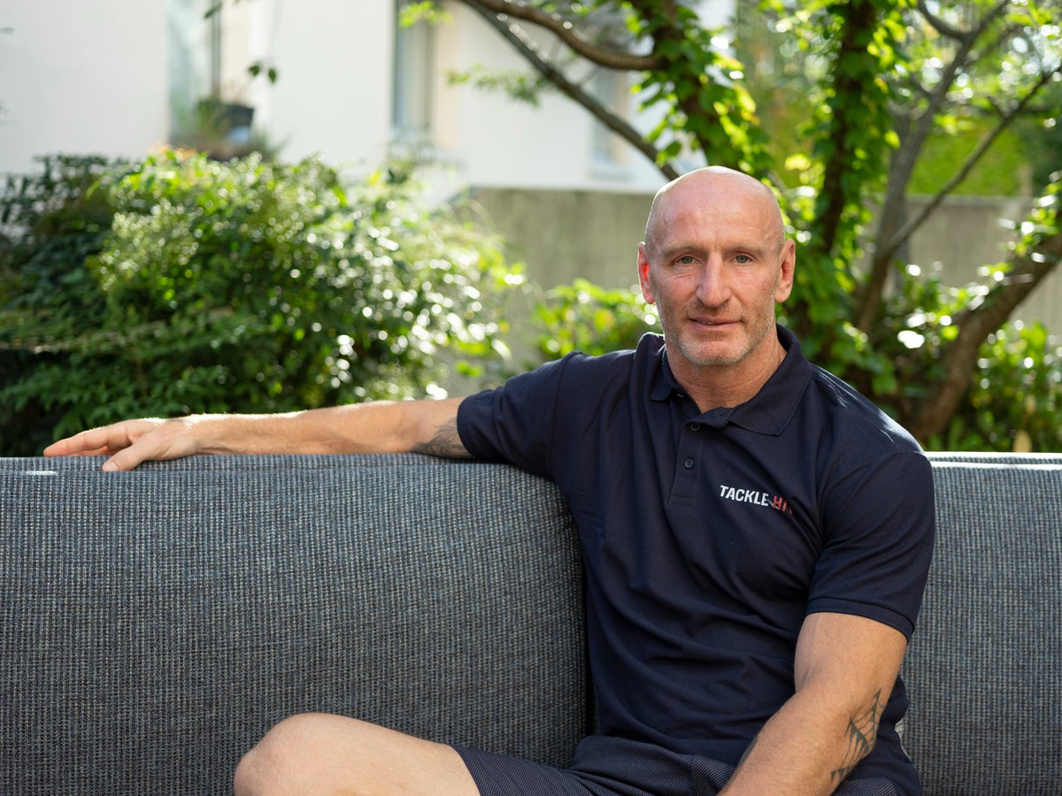 #Remaides 125  (Automne 2023) sort dans quelques jours ! En Une, @gareththomas14 : 'J'ai annoncé ma séropositivité pour reprendre le contrôle sur ma vie'. @TackleHIV 

Interview : @Fred_Colby
Photos : @NinaZaghian 

Pour vous abonner gratuitement 👇 aides.org/Remaides