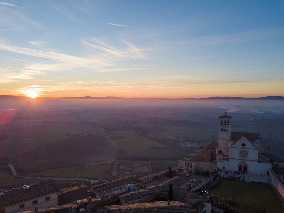 siena_ny's tweet photo. Happy Feast Day!

Today, the life of St. Francis of Assisi holds particular significance. Francis rejected the power structures of his time to wholeheartedly embrace a radical interpretation of the Gospel of love, especially towards the marginalized. https://t.co/4zUyZi3nnm
