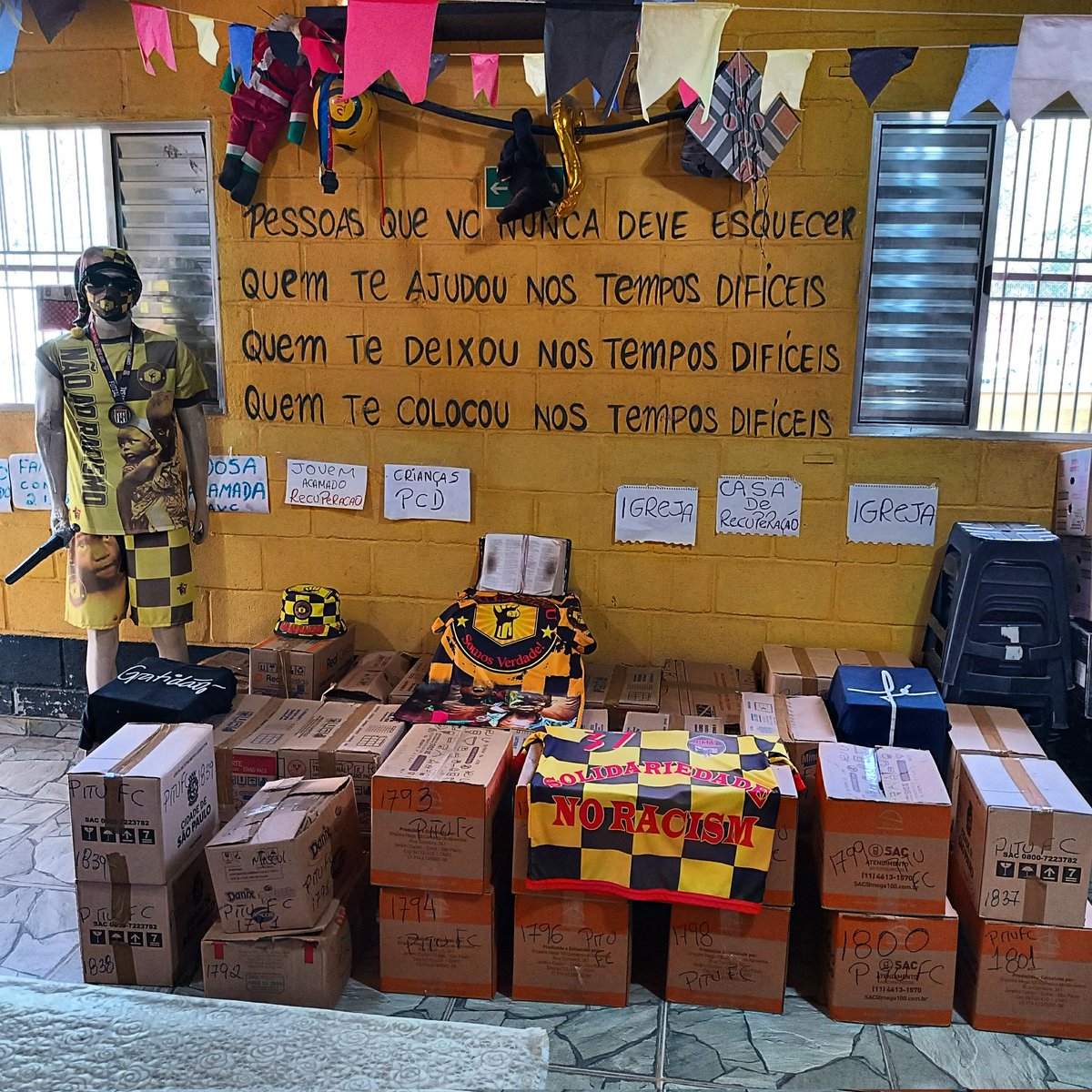 belemspfc's tweet image. Boa tarde ! Amanhã 05/10 iremos doar 70 cestas formadas com doações voluntárias, estamos chegando a 2.000, NÃO AO RACISMO PITU FC O TIME DA SOLIDARIEDADE COHAB CARAPICUÍBA SP #sp1