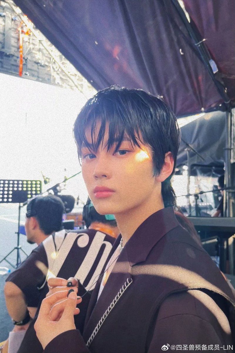 Chromosome_TH's tweet image. [!!]231004 四圣兽预备成员-LIN weibo update (1)

วันแห่งความสุข✌️ วันนี้เป็นเวทีที่ตื่นเต้นของแร็พเสี่ยวหลิน!   

#LIN #ChromosomeEG #ChromoThailand  #LinHanZhong #林韩中