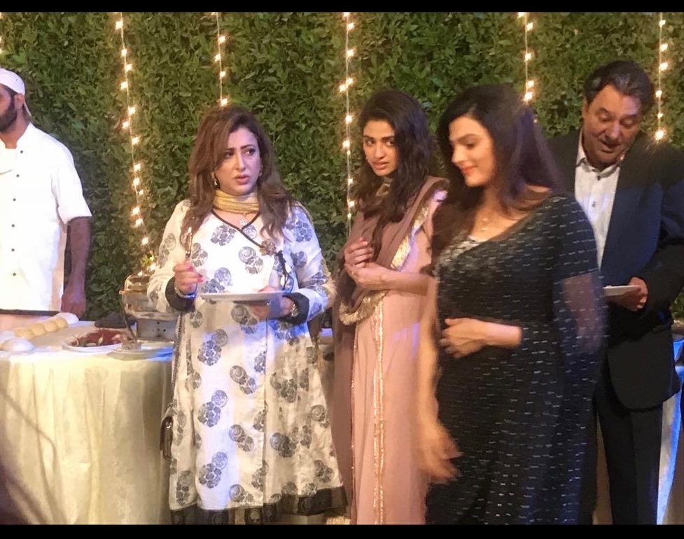 IamSophiaMirza's tweet photo. #thorwback to shooting in Pakistan drama serial . #wafalazimtunahin #sophiamirza #SM❤️
@IamSophiaMirza https://t.co/lxLYAt0jQx
