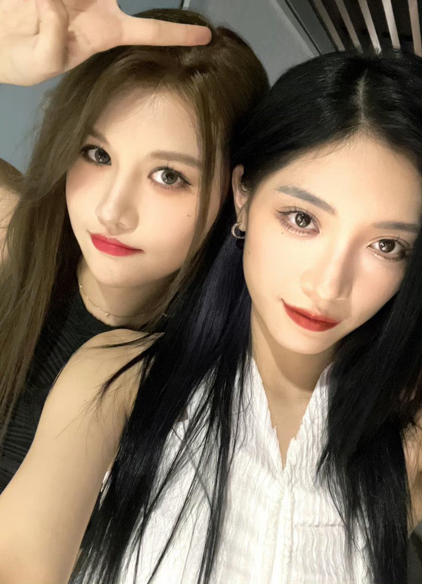 2023.09.30 HJW Weibo
cr: GNZ48-洪静雯
“don‘t you wanna burn it out”
weibo.com/5885955392/495…
#朱怡欣 #GGBond #ZhuYiXin #gnz48