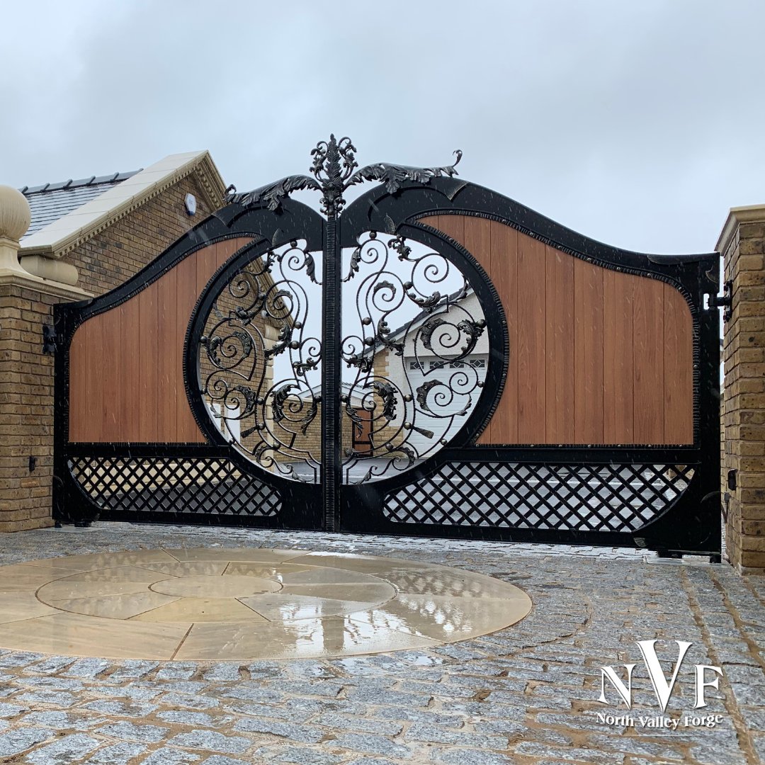NorthValleyF's tweet photo. This gate is remarkable, it fits perfectly with this perfect home💙

To get in contact with North Valley Forge regarding a survey, or if you have any questions contact👇✅

☎ - 01282 677 300
📧 - sales@nvf.co.uk
https://t.co/n9qDeLcblU🌍

#northvalleyforge #wroughtiron https://t.co/z26fW0hLgU