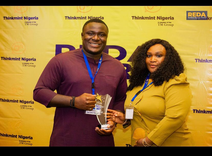 ThinkmintN's tweet photo. Congratulations to Chukwuka Harrison Okoye
CEO Facibus Housing @facibushousing for winning the Young Real Estate Person of the Year Award at the just concluded Real Estate Discussions and Awards (REDA) 2023.
#reda
#reda2023
#realestatediscussionsandawards
#thinkmintng https://t.co/5rOgSDRdXX
