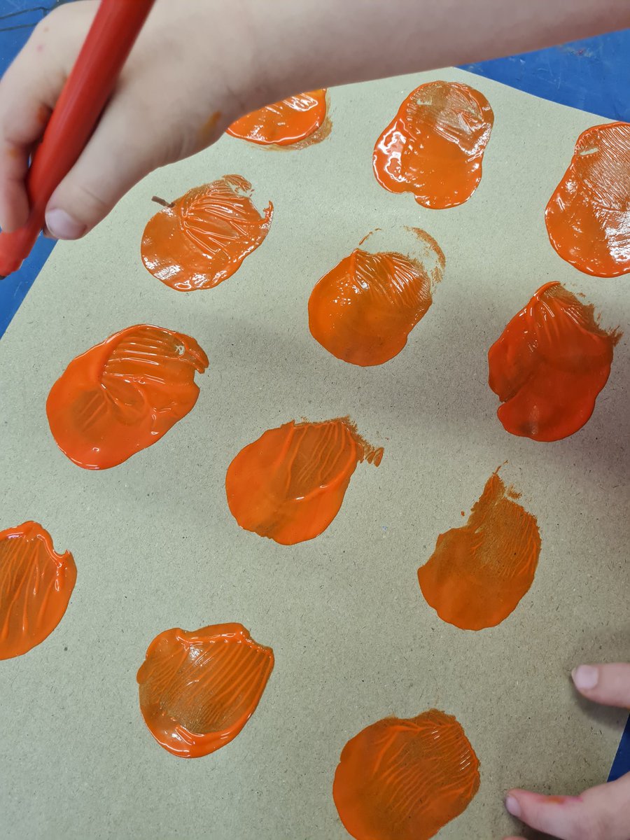 littleacorns_bc's tweet photo. @GilberdykeRocks the children have had fun creating their own pumpkin patches using a bun tin. https://t.co/byMbg5pLr4
