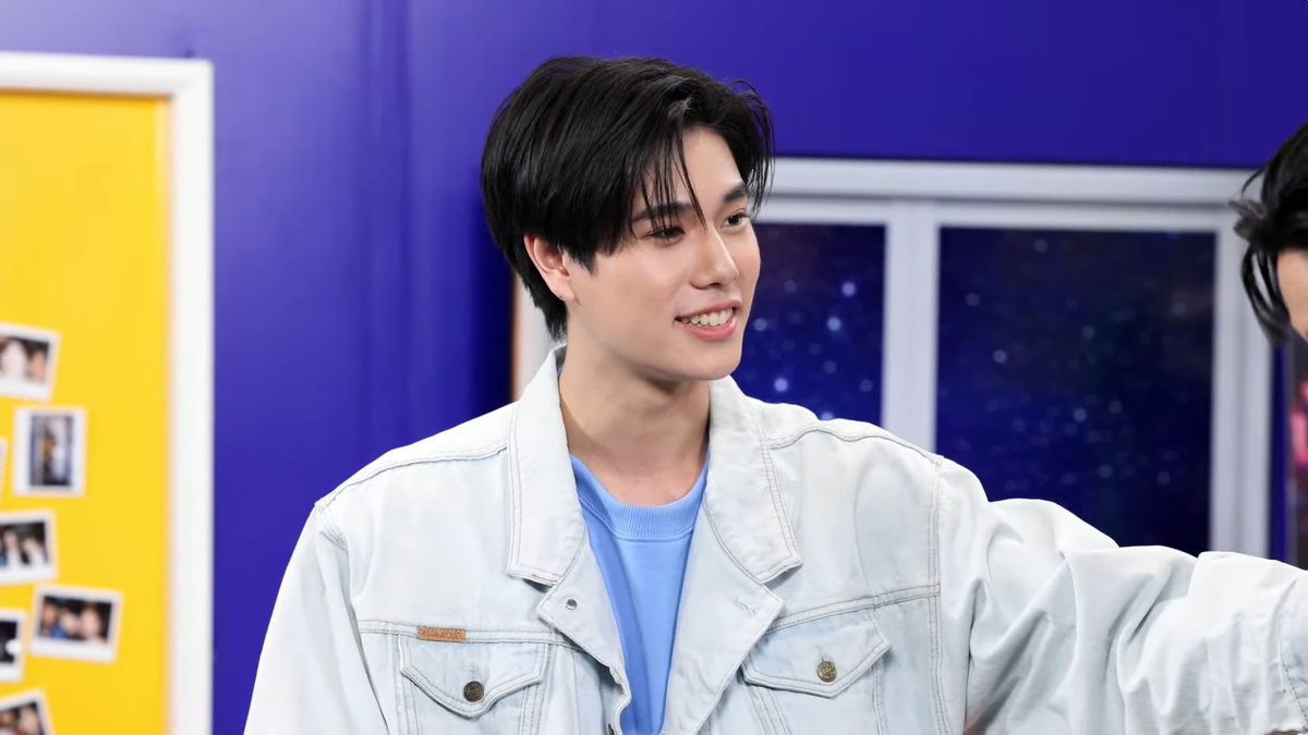 bloomingsummers's tweet photo. Phuwin looking extra handsome🥹 https://t.co/E0YQQ10Qmy