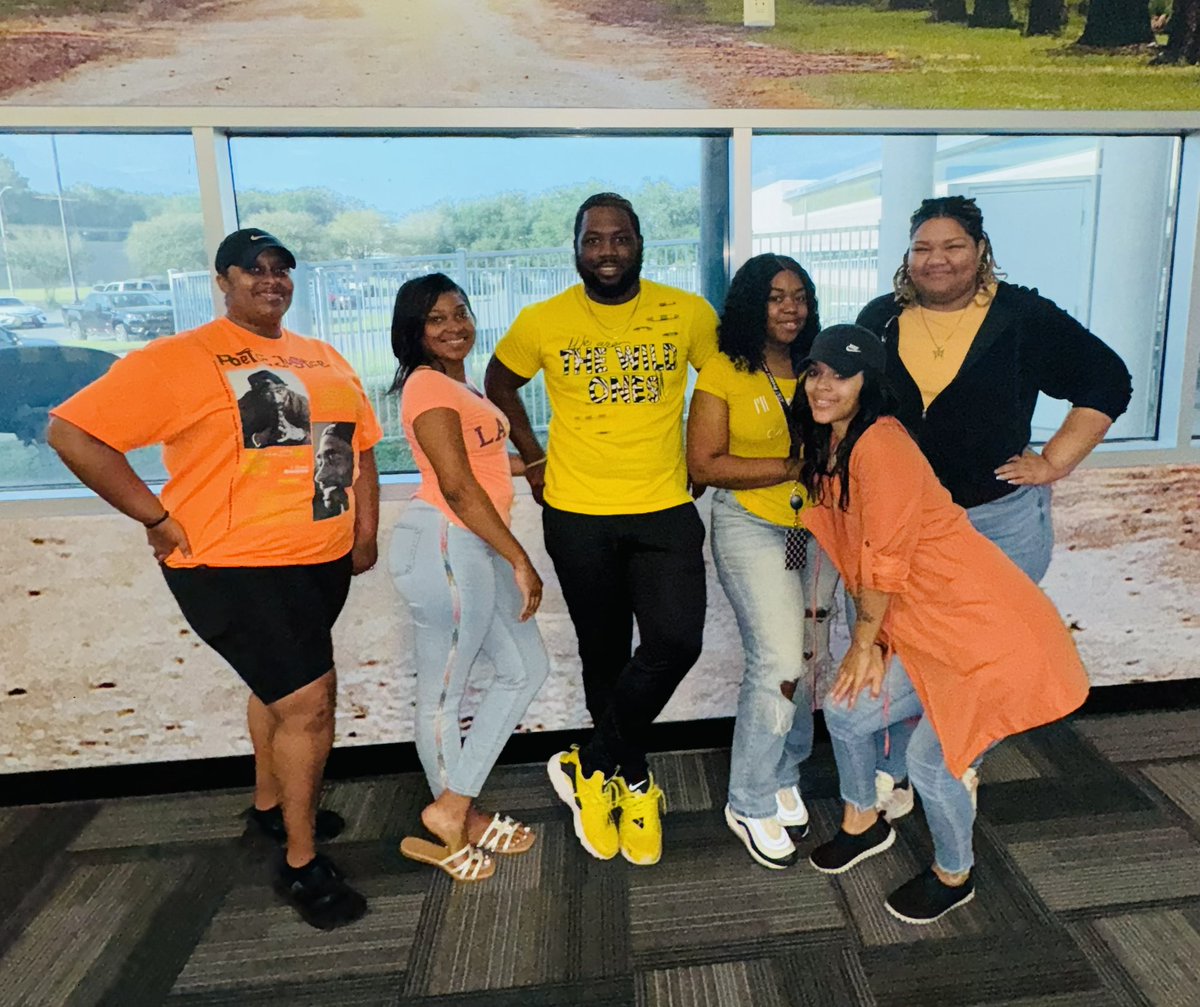 erica thompson (@team__thompson) on Twitter photo Celebrating 3rd day of Serve Customers First Week!! Team Heavy Hittas- ⚾️⚾️ Mixing the Yellow/Orange for the perfect match!! <a href="/LifeAtATT/">Life at AT&T</a> #SCFW2023 <a href="/411MikeP/">Michael Patenaude</a> <a href="/LafccUnited/">Lafayette United</a> <a href="/TLRashad4/">Tiwanda Rashad</a> <a href="/Patrice_Bab22/">PATRICE BABINEAUX</a> Celebrating 3rd day of Serve Customers First Week!! Team Heavy Hittas- ⚾️⚾️ Mixing the Yellow/Orange for the perfect match!! <a href="/LifeAtATT/">Life at AT&T</a> #SCFW2023 <a href="/411MikeP/">Michael Patenaude</a> <a href="/LafccUnited/">Lafayette United</a> <a href="/TLRashad4/">Tiwanda Rashad</a> <a href="/Patrice_Bab22/">PATRICE BABINEAUX</a>