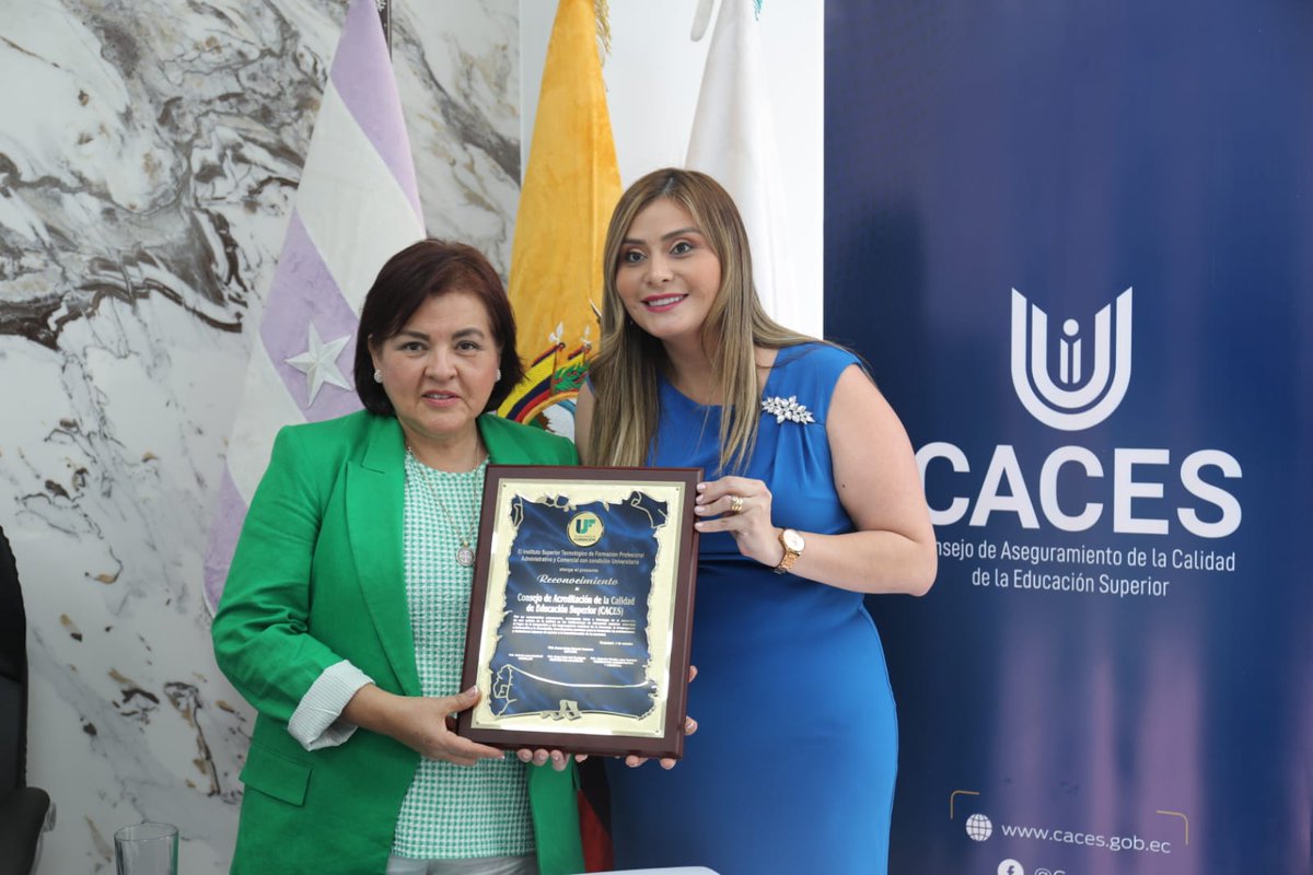 Caces_Ec's tweet photo. La sesión del Pleno tuvo lugar en el @U_Formacion; y, la presidenta del #CACES, Ximena Córdova, recibió un reconocimiento por parte de las autoridades del Tecnológico de Formación que destacaron su liderazgo y aporte a la calidad de la educación superior del país. https://t.co/wpgmefRLK9
