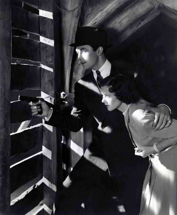 TalkingPicsTV's tweet photo. #RayMilland is Drummond with #HeatherAngel and #GuyStanding in BULLDOG DRUMMOND ESCAPES (1937) 6:35pm mystery drama #TPTVsubtitles https://t.co/fERBt1bHyM