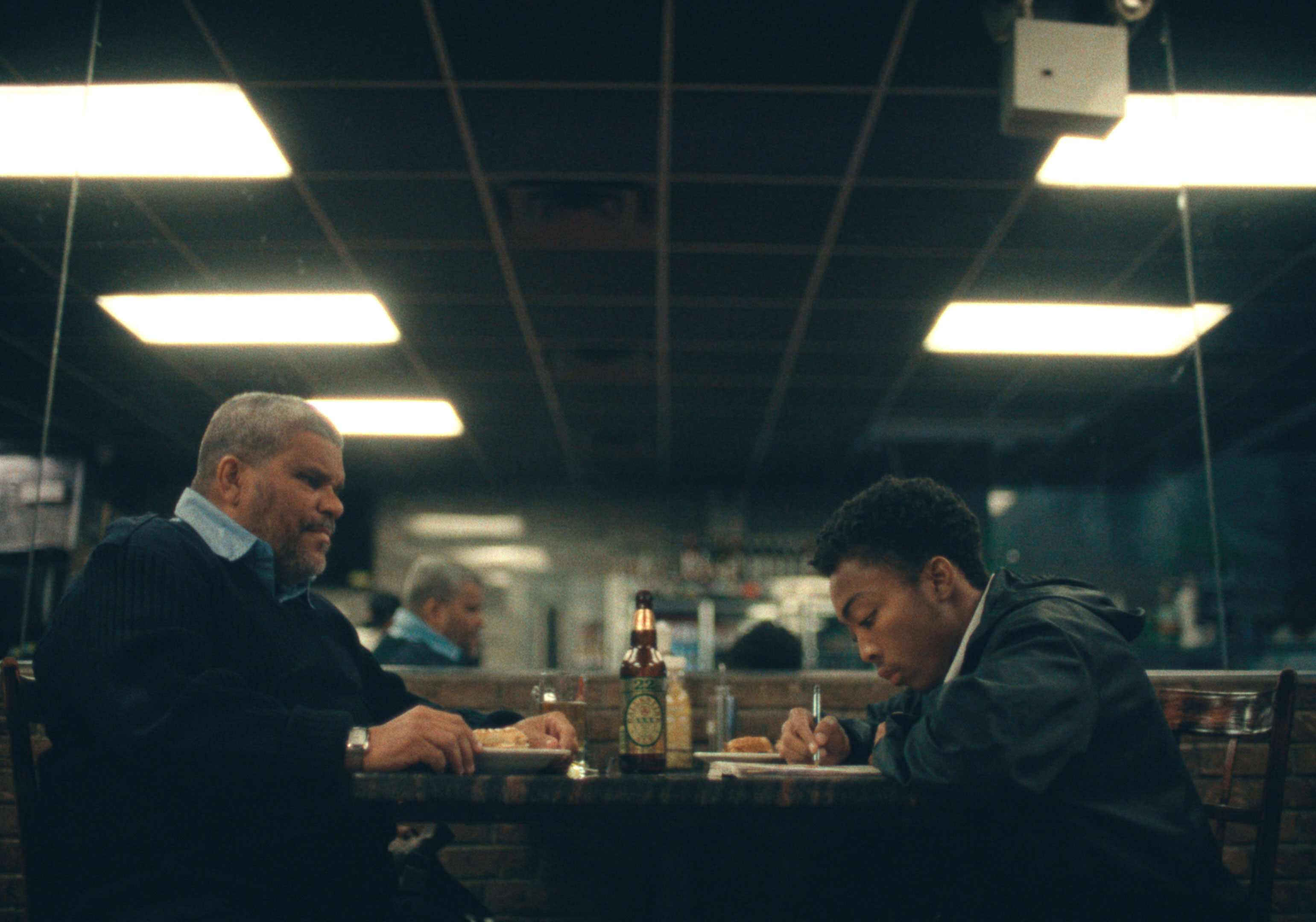 story ave Luis Guzmán y Asante Blackk