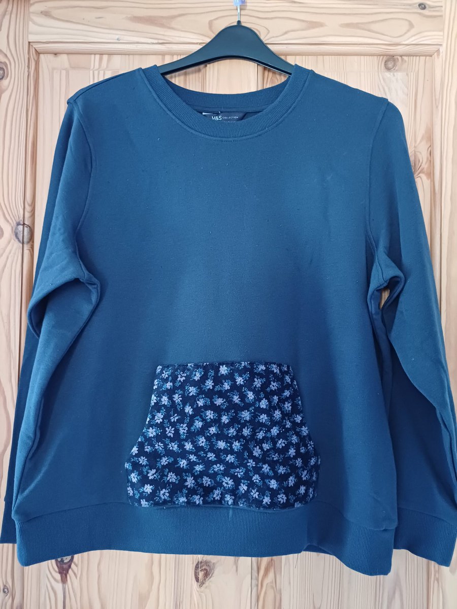 kendie's tweet image. While I was sewing I pimped up another sweatshirt that had no pockets! This one was from M&amp;amp;S.
Scraps of material from Mum's and navy thread from Mum's stash! #pockets #sewing #sewingproject #MandS #MarksandSpencers
