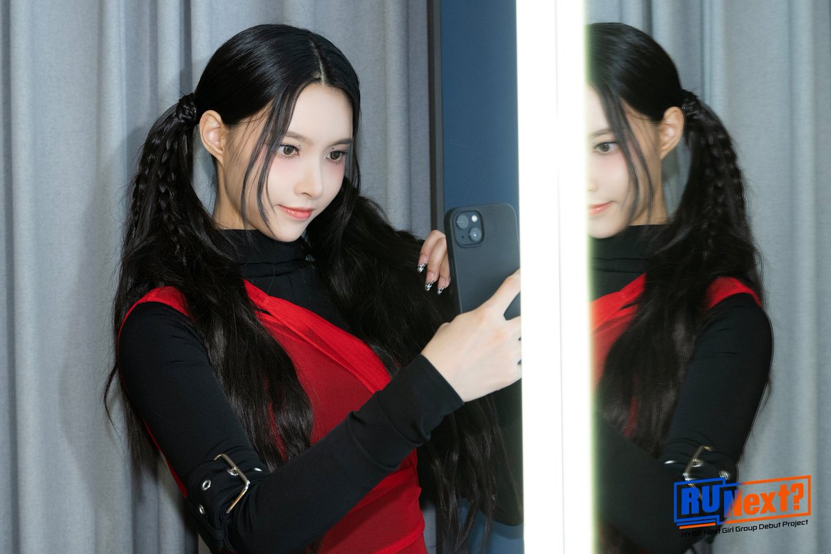 Click and clack! 📸 Just had to capture this moment before taking the stage to perform 𝗠𝗼𝗻𝘀𝘁𝗲𝗿. There's something about that pre-performance excitement that gets the adrenaline pumping. So here's a snapshot to remember the thrill before the show. ᰔᩚ☼⋆