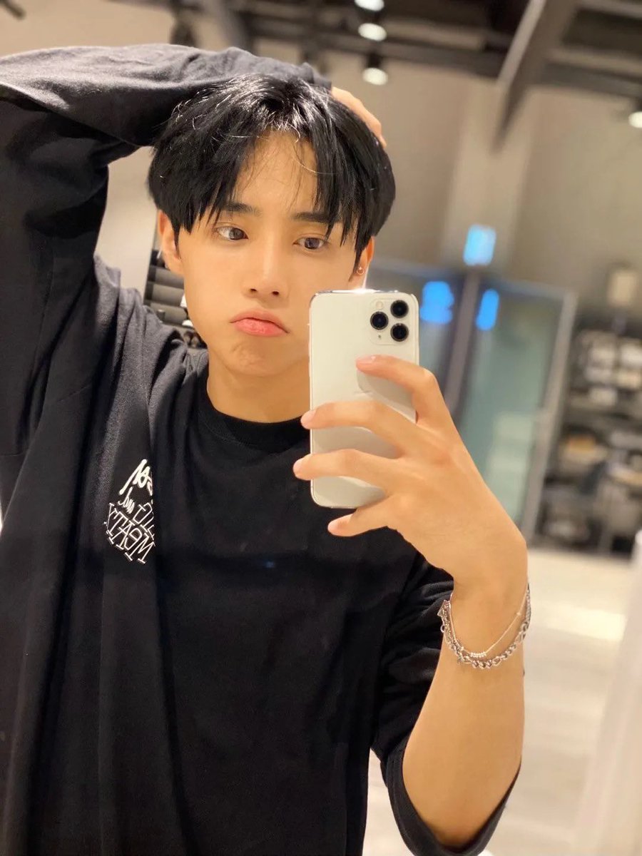 fullmoontbz's tweet image. Queen and king 

#DeobiSelcaDay #TBSD #DBSD #SUNWOO  #TheBSelcaDay @WE_THE_BOYZ  #THEBOYZ