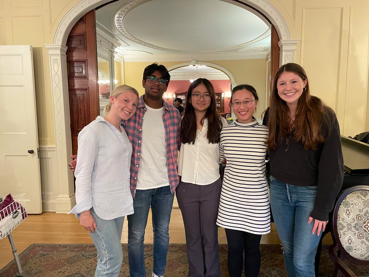 AmLungCSI's tweet photo. Our #Boston team just wrapped an action-packed week of outreach! On Friday, we hosted our first #lungcancerscreening concert at Hale House Assisted Living! Then, we continued spreading the word about #earlydetection at #MoreLifeFest, @RedSox and @TuftsCommunity events!! https://t.co/cdKO06ZMlm