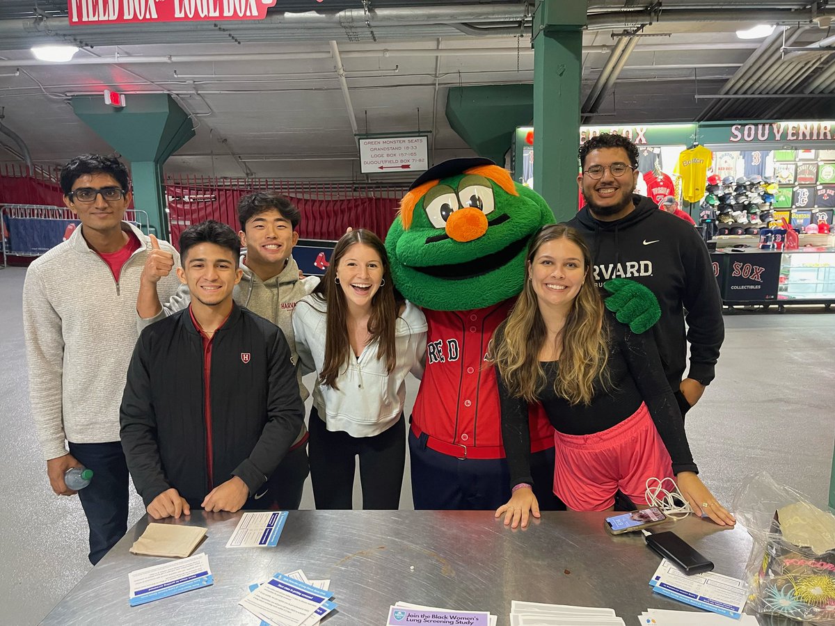 AmLungCSI's tweet photo. Our #Boston team just wrapped an action-packed week of outreach! On Friday, we hosted our first #lungcancerscreening concert at Hale House Assisted Living! Then, we continued spreading the word about #earlydetection at #MoreLifeFest, @RedSox and @TuftsCommunity events!! https://t.co/cdKO06ZMlm