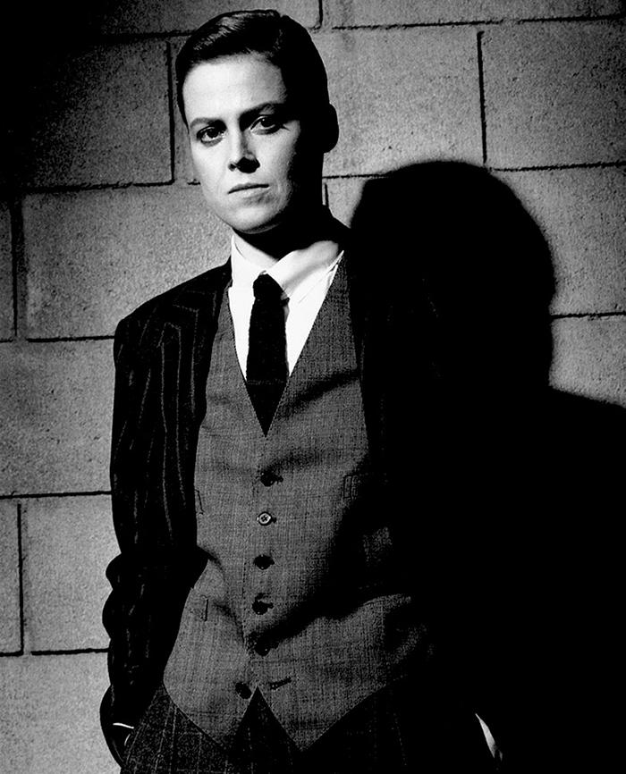 BadSpit's tweet image. Sigourney Weaver, 1983

📸 Helmut Newton