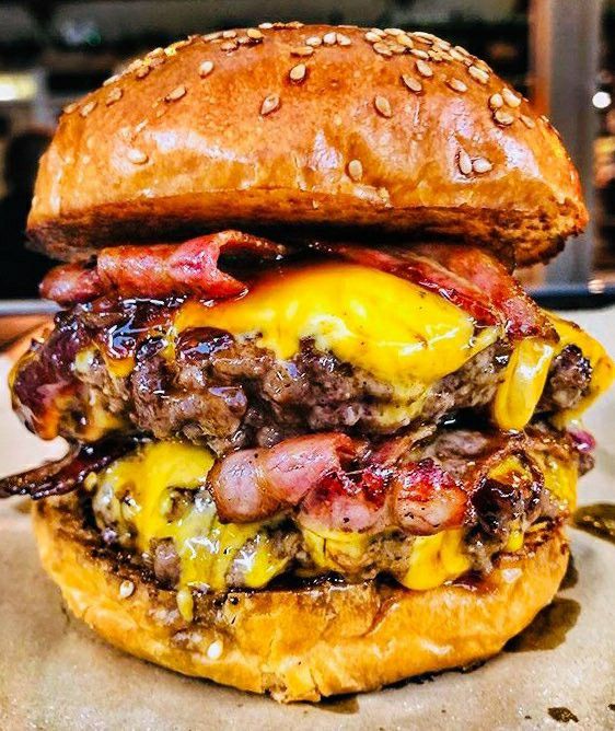 FoodPornDoctor's tweet photo. https://t.co/uFNuga0HRj Cheese Burger https://t.co/KS8PV0nhMc