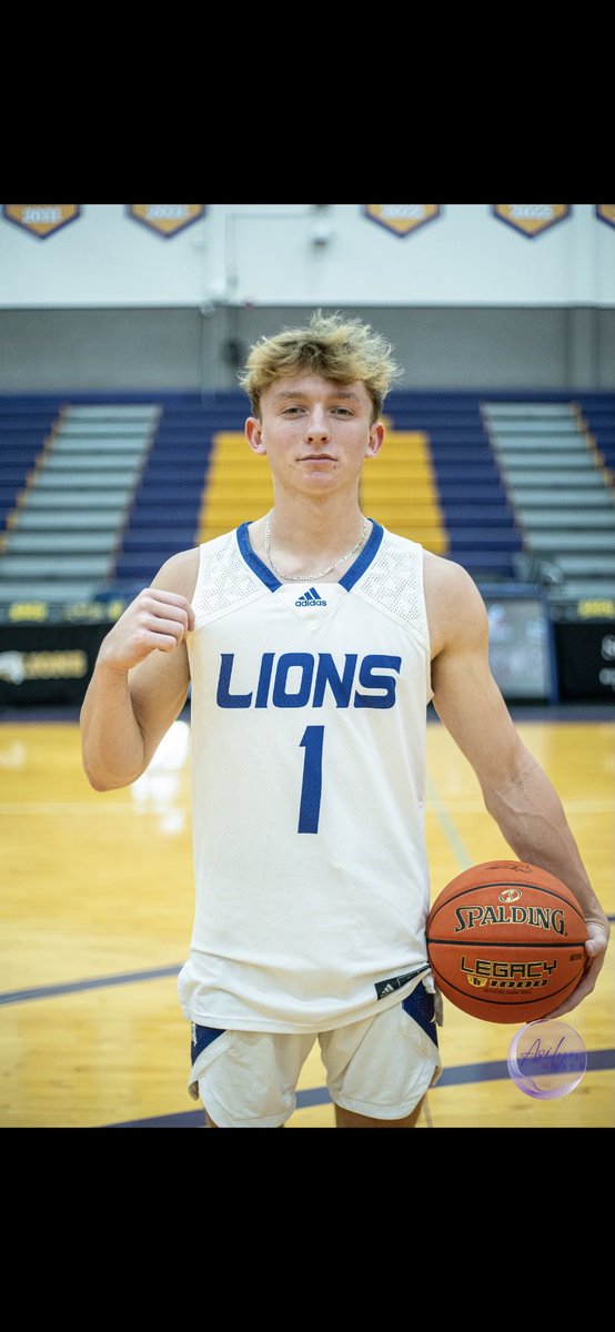 AydenWarren12's tweet photo. Had a great visit with @SAGUbasketball ! Thanks to Coach @chefdavis23 for the invite. #blessed @SMTigersMBB https://t.co/DkKskTXeln