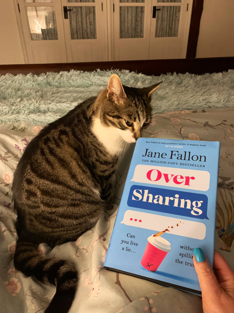 @JaneFallon #PromoPets Odi #OverSharing 😻❤️