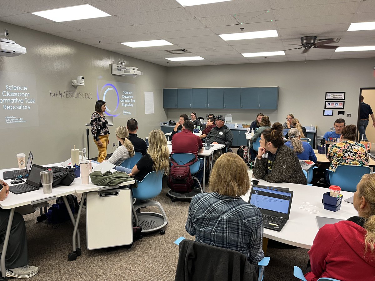 steinbrinkesu10's tweet photo. I LOVE spending my day with SCIENCE teachers 🥼👩🏼‍🔬🧬 Science Teacher Network with my fellow #SCIENCEgeeks  #ESU10 #NEBSCI https://t.co/jQ1epx8f1Q