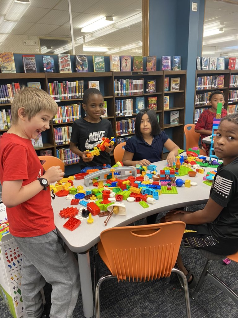 OPS_Masters's tweet image. Our 4th/5th combo class is putting their design skills to work during “Make It” stations in library. Love their creativity!