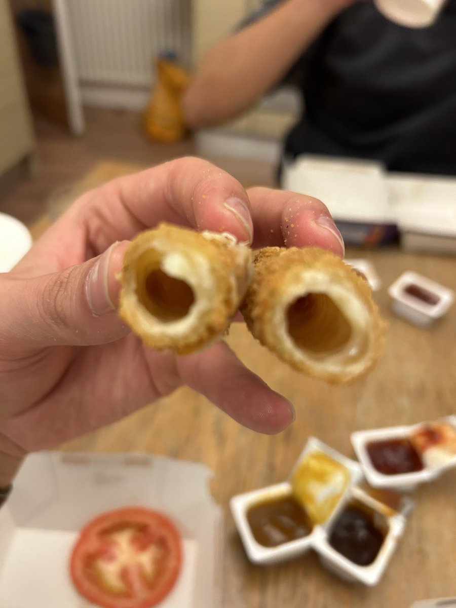 samuelmcdermid's tweet photo. @McDonaldsUK @UberEats 

No mozzarella in the mozzarella dippers.. being told they had no price so I can’t get a refund 6.99. Brought 3 boxes all like this…. https://t.co/JJw6SCJ6mL