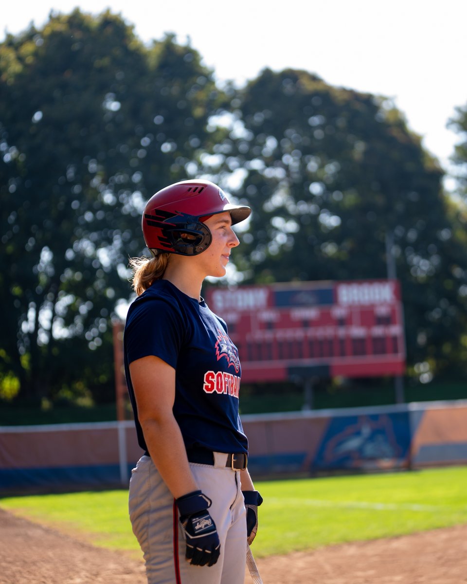 StonyBrookSB's tweet photo. 𝑒𝑛𝑗𝑜𝑦𝑖𝑛𝑔 𝑡ℎ𝑒 𝑤𝑒𝑎𝑡ℎ𝑒𝑟 😎

🌊🐺 x @NCAASoftball https://t.co/yJdETAGBAW