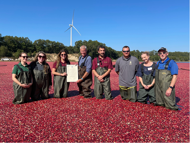 McGrathPR's tweet photo. Healey-Driscoll admin. declared #October #MassachusettsCranberryMonth at a #Commonwealth bog today -  .@MassCranberries member #grower Mann #Farm in #Plymouth #MA. Read: https://t.co/hKrgt1cRHD #cranberries #agriculture #farming #MDAR https://t.co/INCIrIib0I
