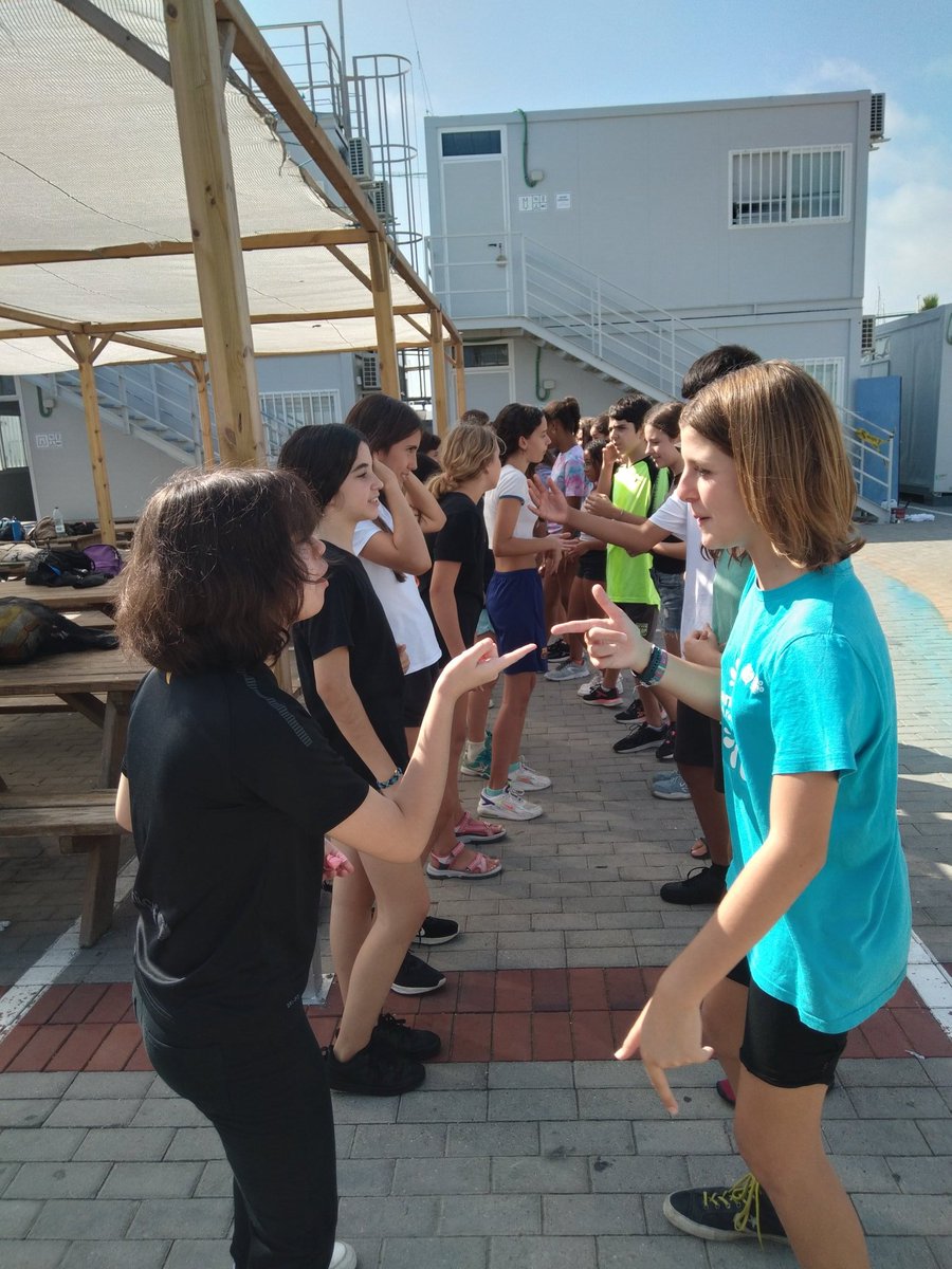 1r d'ESO compartint grans moments al Centre Municipal de Vela. Una excel.lent forma de  coneixe'ns, aprendre i passar-ho bé!