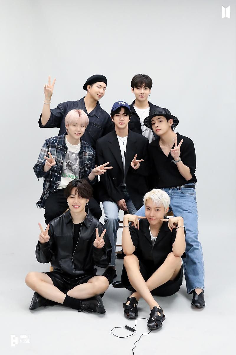btsbrasil_on's tweet photo. [TRAD]  A BIGHIT publicou um comunicado no Weverse a respeito de práticas maldosas envolvendo o @BTS_twt:

“Olá!
Esta é a BIGHIT MUSIC.

Nossa empresa regularmente inicia processos judiciais contra autores de atividades maliciosas relacionadas ao BTS, atividades essas que  (+) https://t.co/FTgfuboJY0