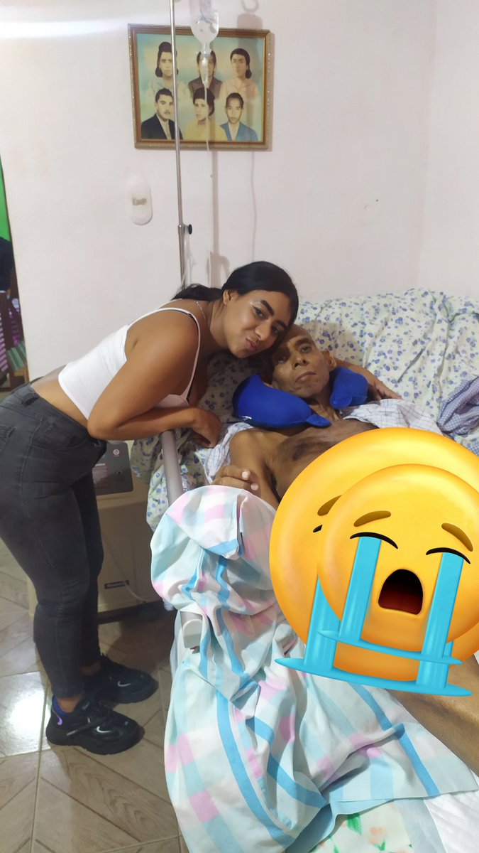 JMata2001's tweet photo. Aquí estaba con el amor de mi vida, nada más me importaba él, su salud ❤️‍🩹. Pero lastimosamente se convirtió en ese recuerdo que no olvidaré jamás porque Diosito se lo llevó con él 💔😭 https://t.co/p3vHHOnvKF
