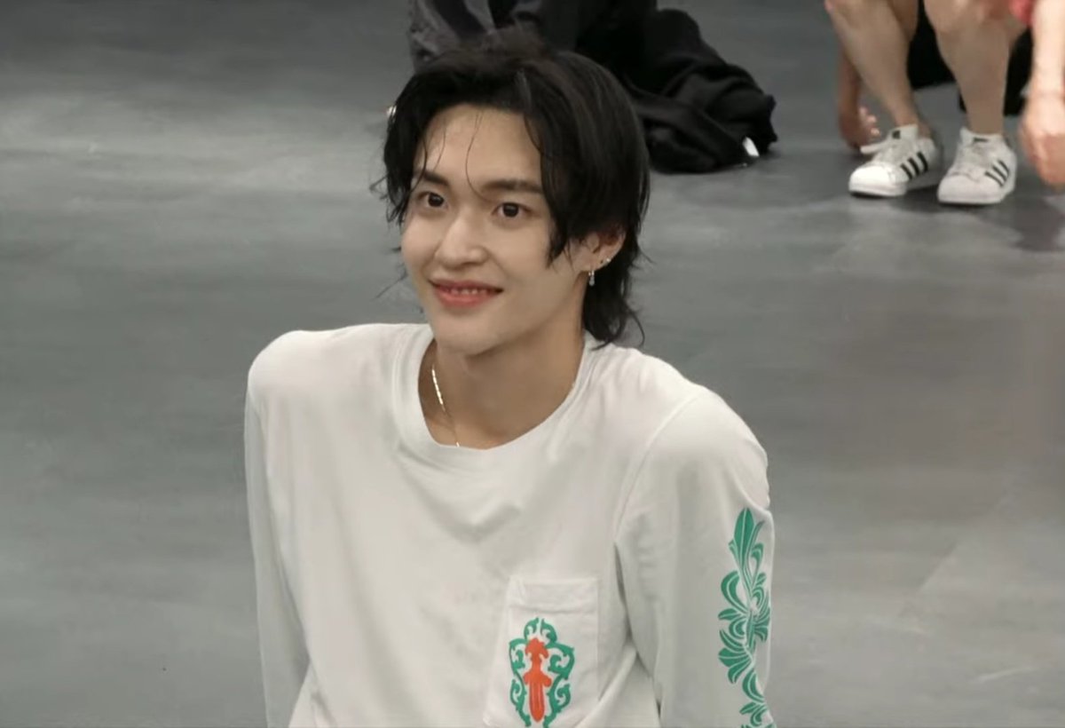 seharian ga liat WONBIN…. seperti tidak BERNAFAS..... i Am Dying...... tolong..... sesek nafas.... mual.... muntah..... i cant live like this anymore........ SESAK....... gak bisa napas....... tolongin....