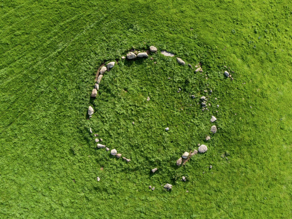 TrickSteven's tweet image. Visited the Lake District for the first time this summer. Along with the boat trips and hiking there is lots of #archaeology to see. Some fantastic #megalithic sites, many off the beaten track, like this stone circle quietly nestled in the corner of a field outside Penrith.
