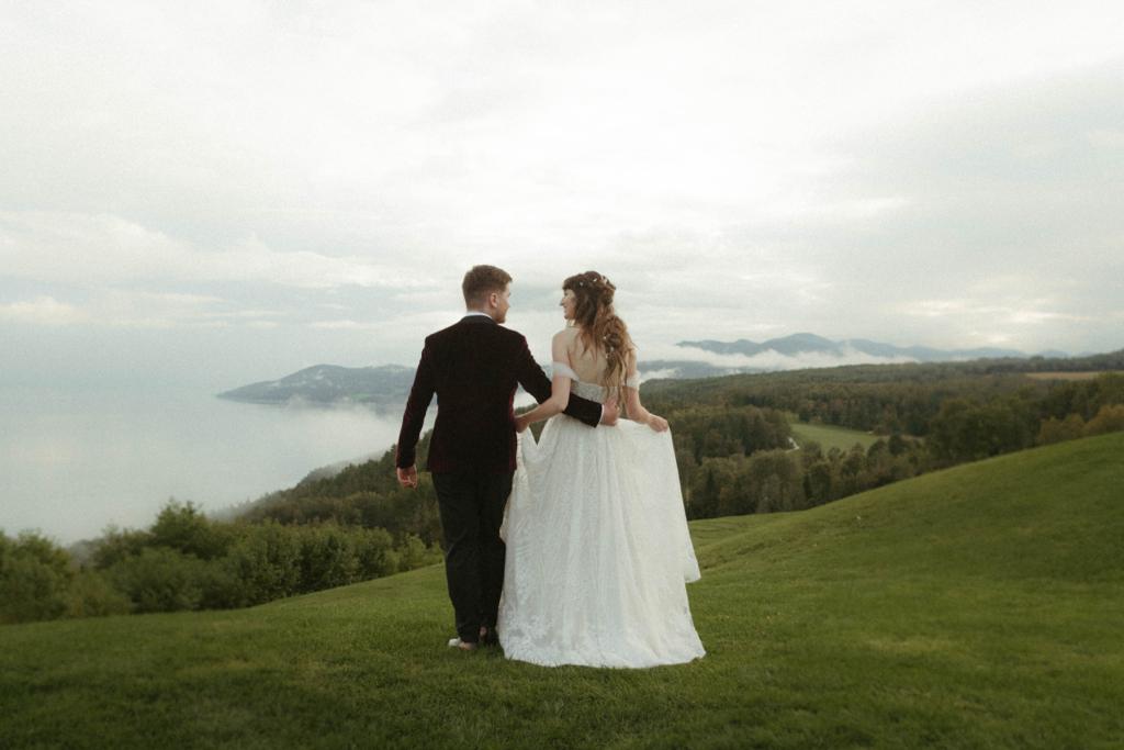 Ensemble, la plus belle des places 
.
⁠Together is a beautiful place to be 

<a href="/Krystel/">Krystel</a> Bédard

#WeddingWednesday #FairmontManoir #ThatFairmontFeeling