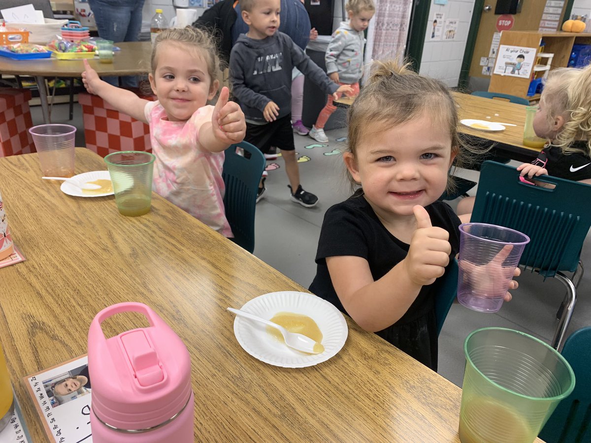 MPreschoolers's tweet photo. Yummy Taste Testing πππ§
We made predictions to guess if we would like apple cider, juice or sauce better. Then we taste tested each one and made a final decision! Apple Cider won in our T/TH class and Apple Juice in W/F! π #littlezeps #gozeps #preschool #apple #mstaylor https://t.co/0e2zluCz4P