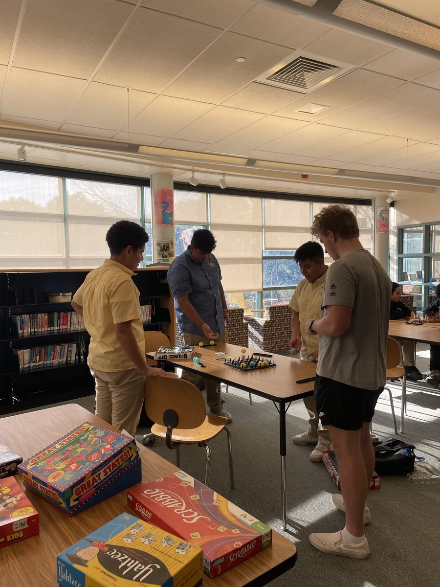 It was an excellent start for the Trin-HMTCA Tutoring Program! Trinity students worked with Hartford Magnet Trinity College Academy (HMTCA) students on their homework and participated in fun icebreaker activities and games! 
📚👾♟️🎲

——
#trincollcher #hmtca #tutors #trinhmtca