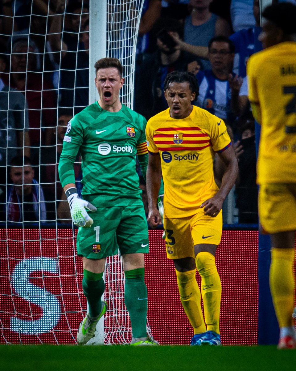 taIkfoot's tweet photo. ๐ค Convaincus par la prestation du FC Barcelone ?
#PortoBarรงa | #TFootRadio https://t.co/fdz979tnBR