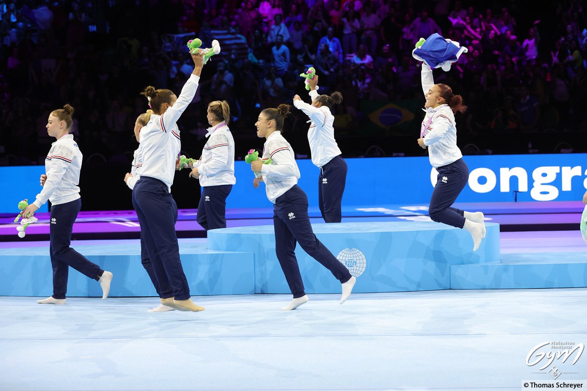 ffgymnastique's tweet photo. [CHAMPIONNATS DU MONDE GA 🇧🇪]

L'EQUIPE DE FRANCE FEMININE EN BRONZE !!! 😍🔥🫶🇫🇷💯🥉

#Antwerp2023 https://t.co/Hkguca9aBj