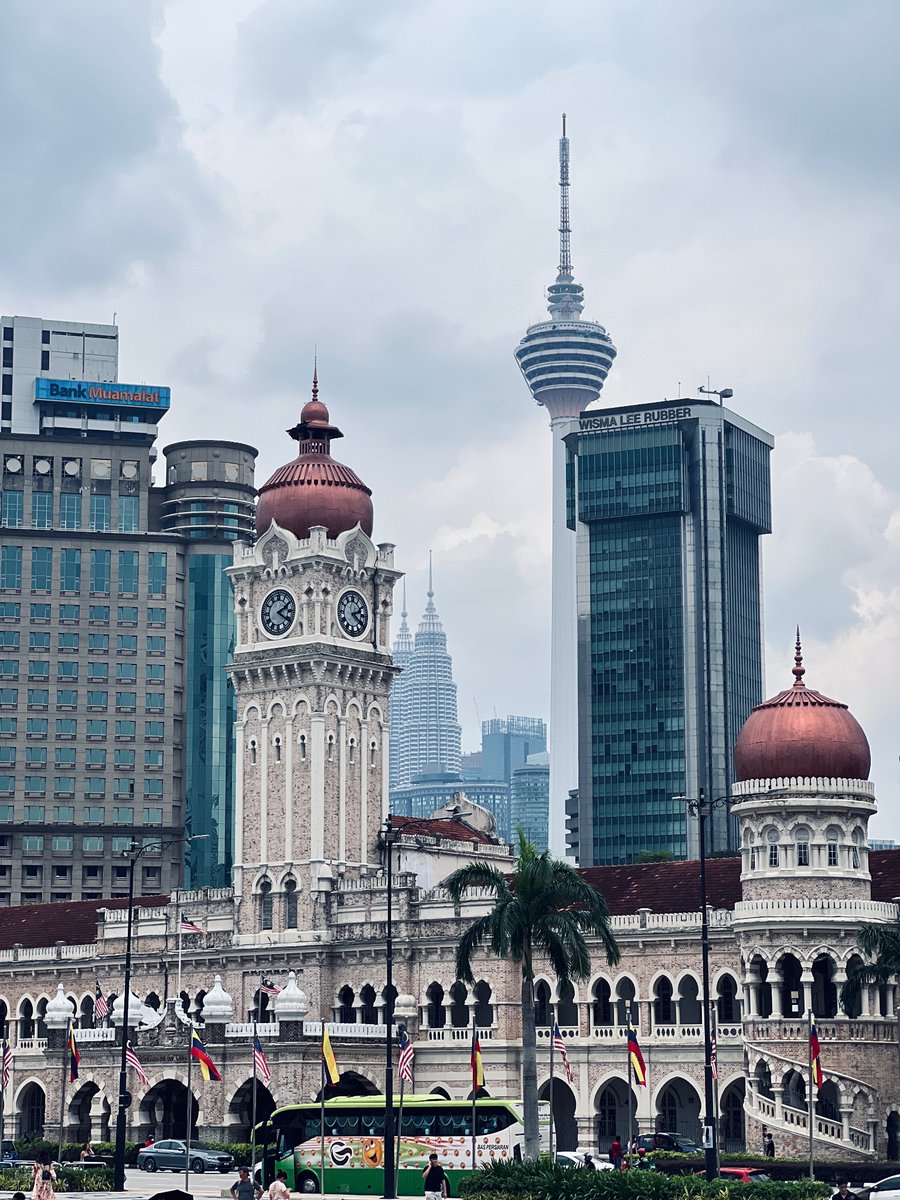 Jadygray1's tweet photo. Come back after 10years🍻🌈#Kuala Lumpur https://t.co/c4z0j2iZdm