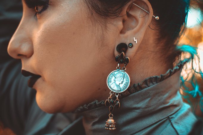 Exposing my sweet spot... 🧛&zwj;♀️🧛&zwj;♂️🩸🩸🩸 #vampire #gothic https://t.co/hQh0hD8sjL<a href="/tag/vampire"class="tags">#vampire</a><a href="/tag/gothic"class="tags"><span>#gothic</span></a>