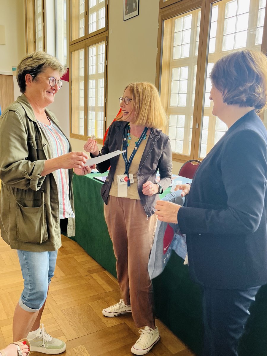 Signature de convention ✍ L’EFS, l'Association pour le don de sang bénévole d'Argentan et la Ville d'Argentan ont officialisé aujourd'hui leur #partenariat ! Sans oublier les donneurs du territoire qui ont été honorés pour leur engagement en faveur du don de sang 🙏 🎖